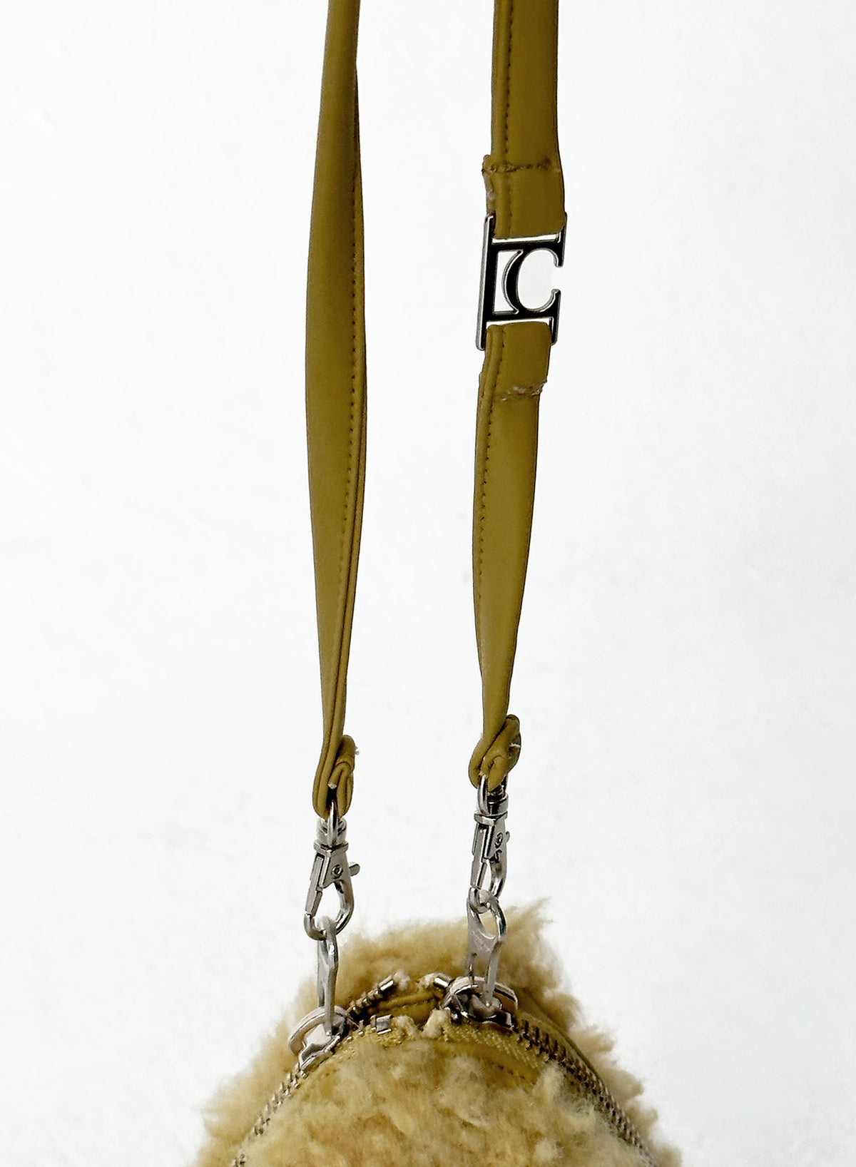 [LOW CLASSIC] / ☆ 24FW FUR TRIANGLE POP-UP BAG / YELLOW Yellow Fur Triangle Pop-up Bag – MANIFESTO