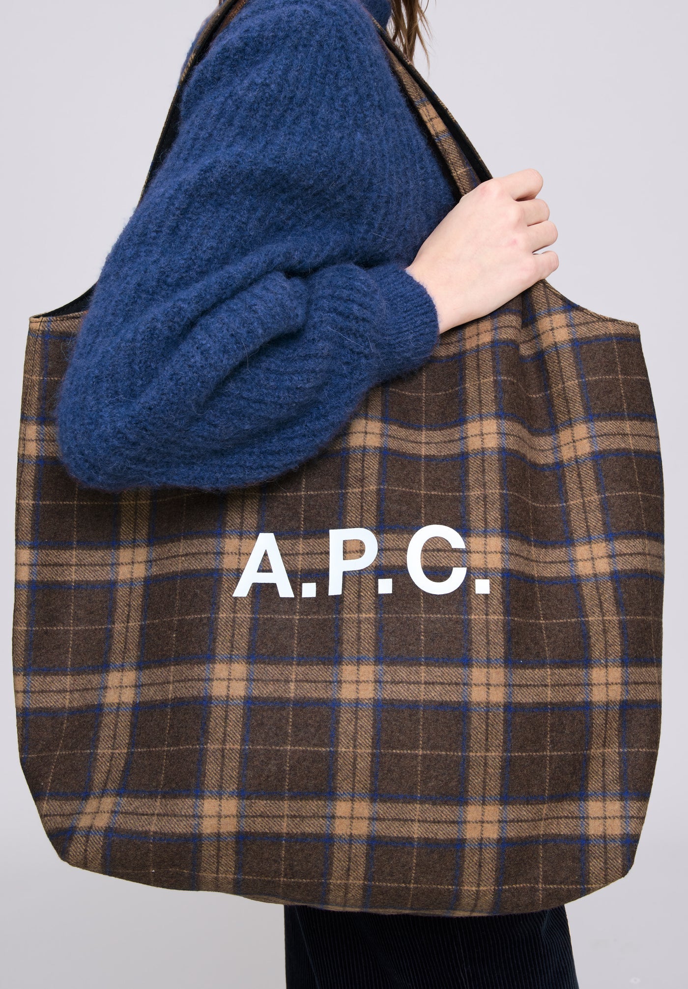 Dark Brown Wool Tartan Ninon Totebag – MANIFESTO